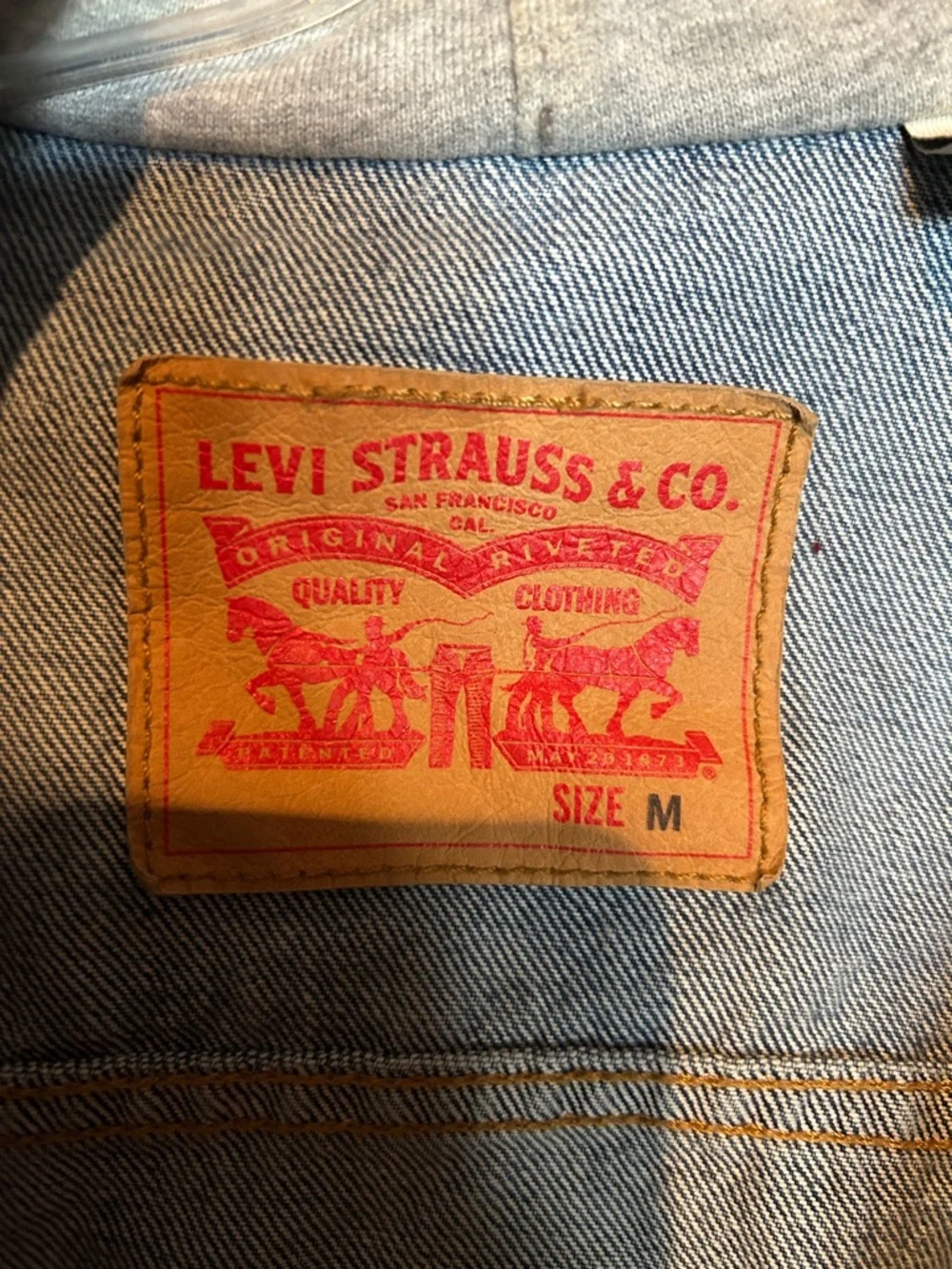 Levi's Blue Denim Jacket with Gray Hoodie Sleeves - Picture 2 of 10